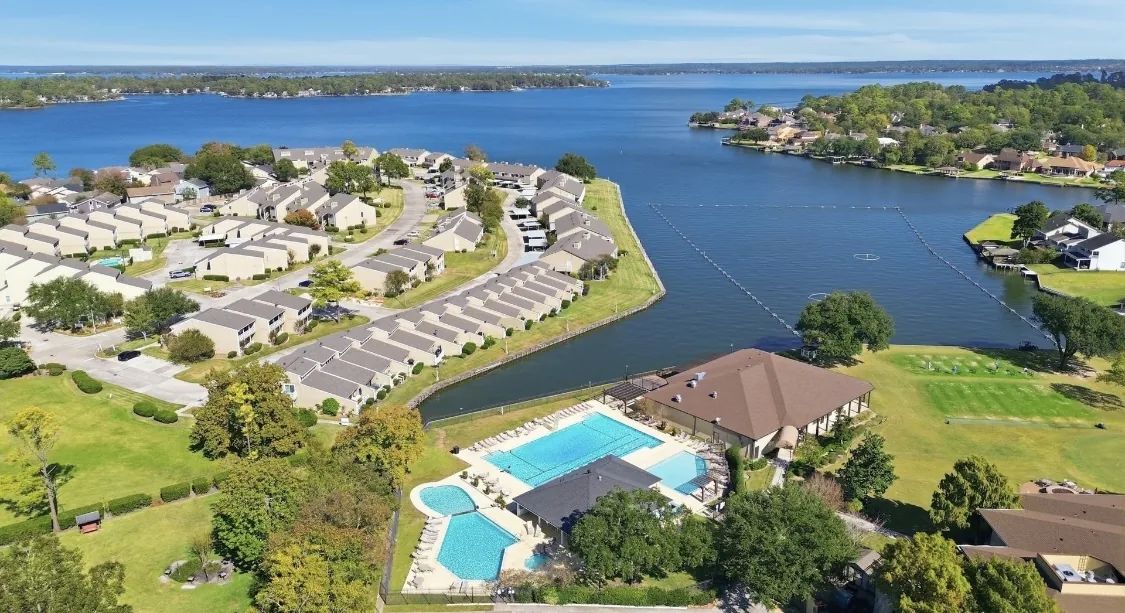 Aerial view of April Sound Country Club amenities on Lake Conroe