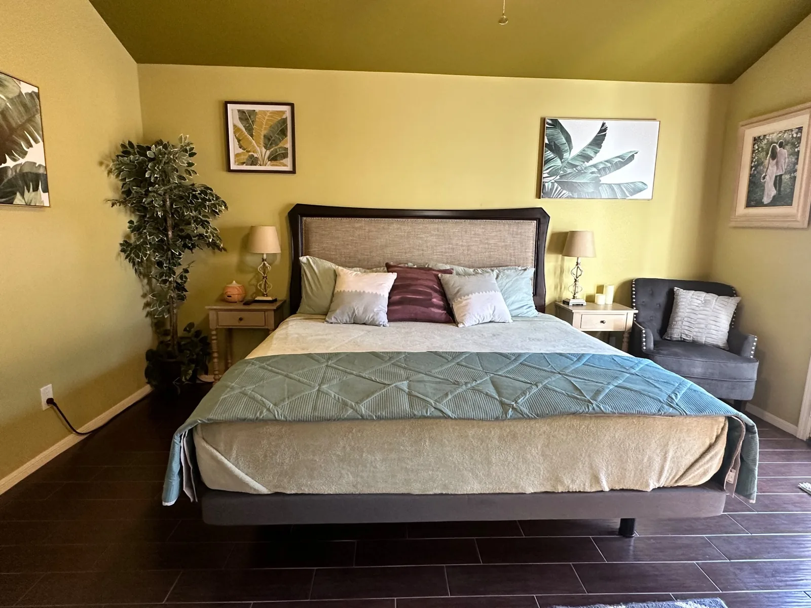 King bedroom at Casa Sunset Lake Conroe